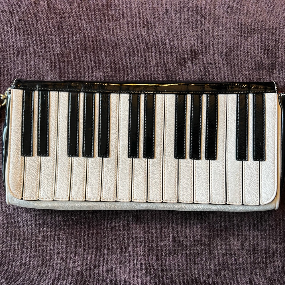 Betsey Johnson Piano Wristlet 🎹